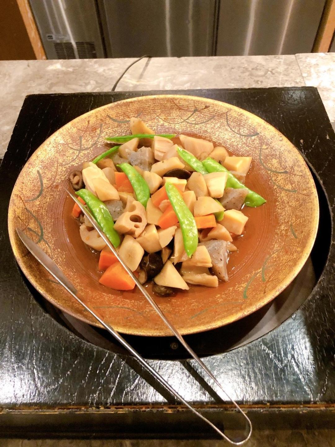 Hotel Okura Fukuoka Fukuoka  Eksteriør billede A dish of shimeji mushrooms