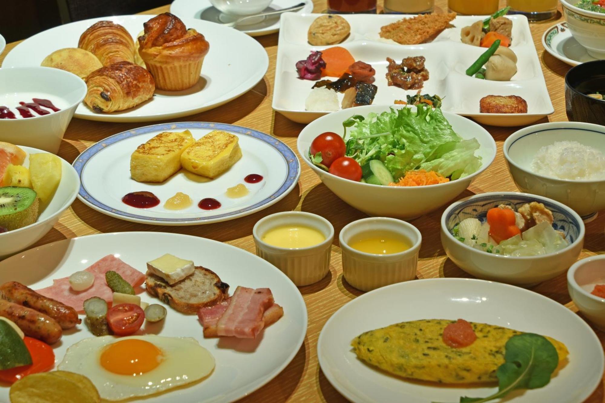 Hotel Okura Fukuoka Fukuoka  Eksteriør billede A Japanese breakfast