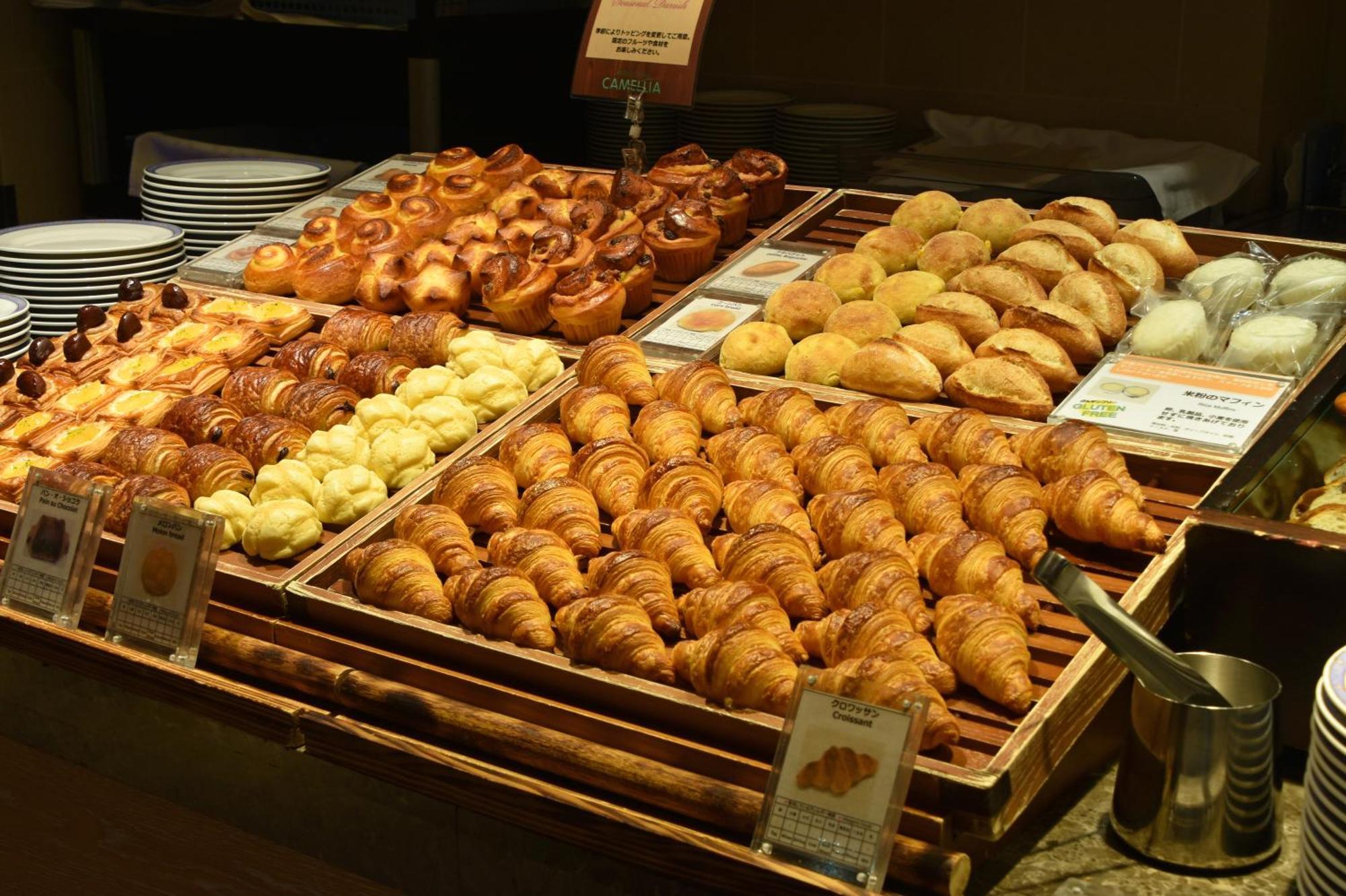 Hotel Okura Fukuoka Fukuoka  Eksteriør billede Swedish pastries